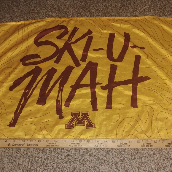 Minnesota Gophers Football Game Day Rally Flag 34" x 21" - Picture 6 of 11